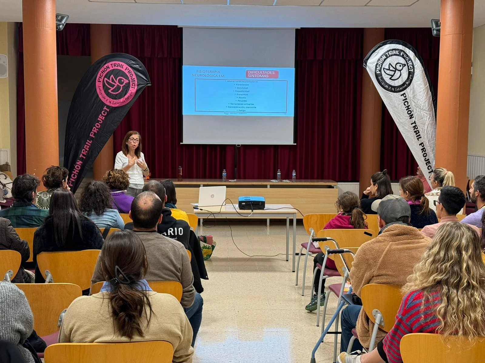 Acto de sensibilización de Pichón Trail Project ante público