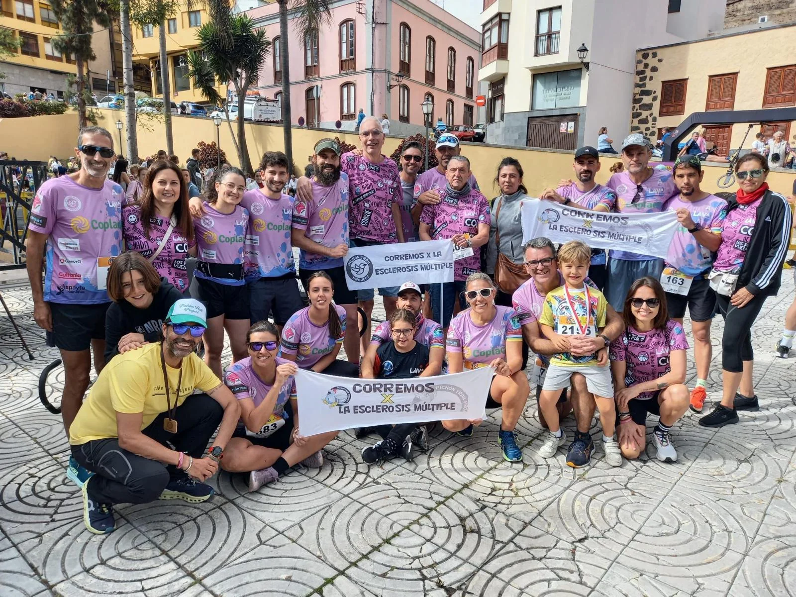 La comunidad de Pichón Trail Project reunida en una carrera